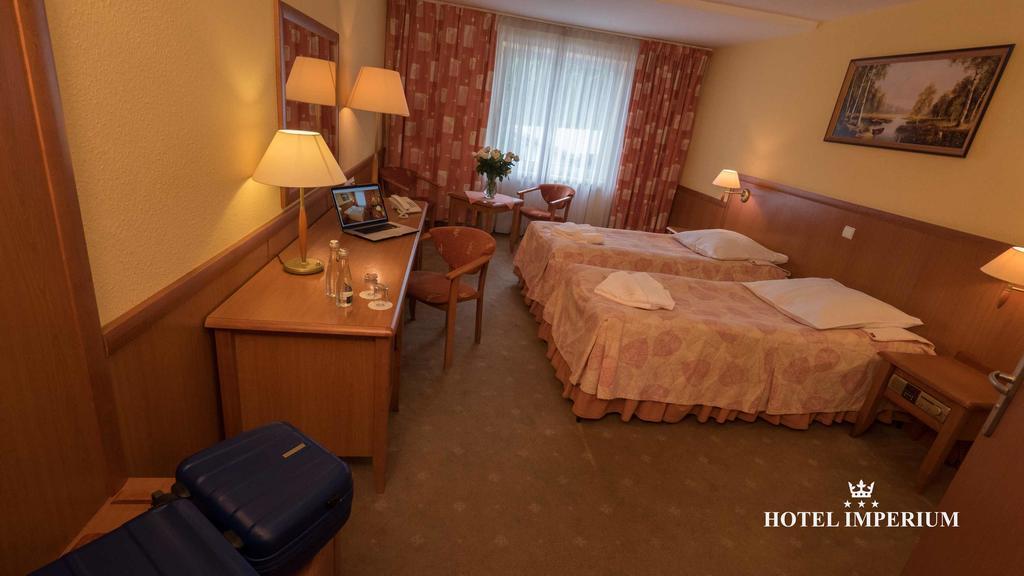 Hotel Imperium Pszczyna Bagian luar foto