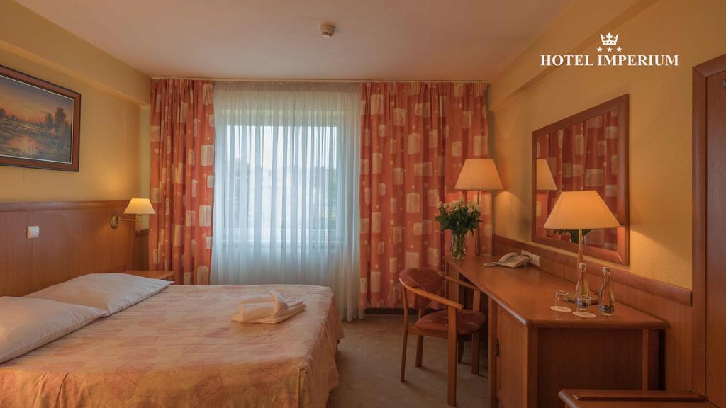 Hotel Imperium Pszczyna Bagian luar foto