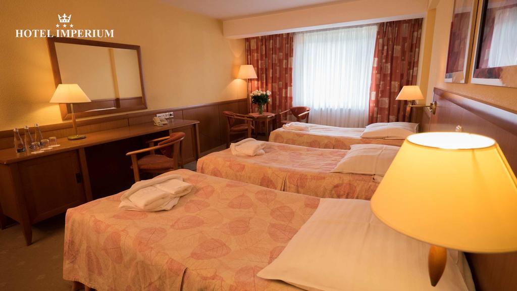 Hotel Imperium Pszczyna Bagian luar foto