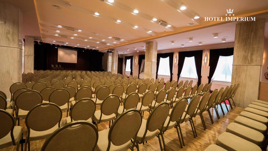 Hotel Imperium Pszczyna Bagian luar foto