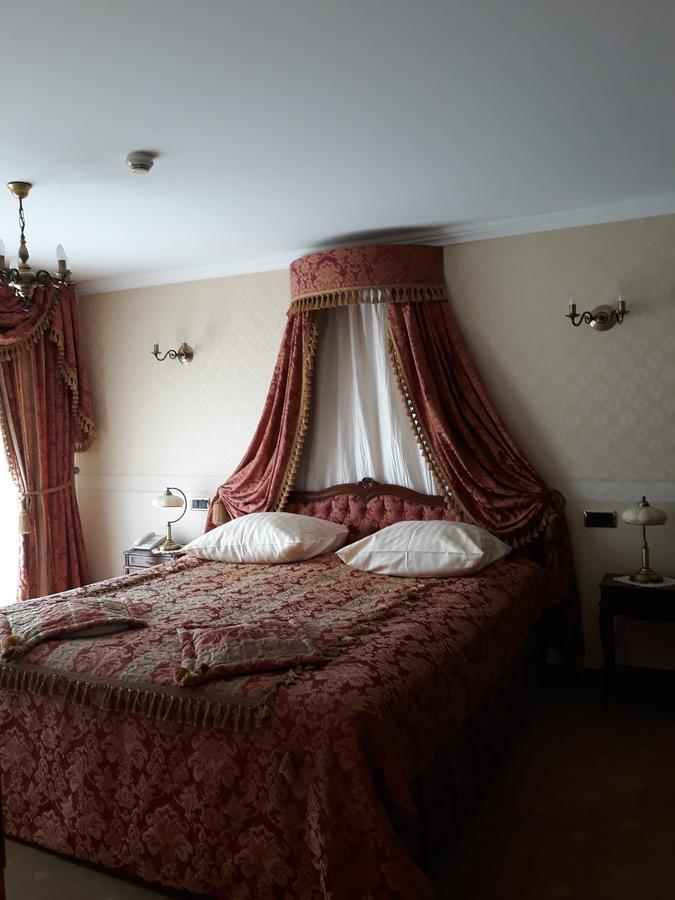 Hotel Imperium Pszczyna Bagian luar foto