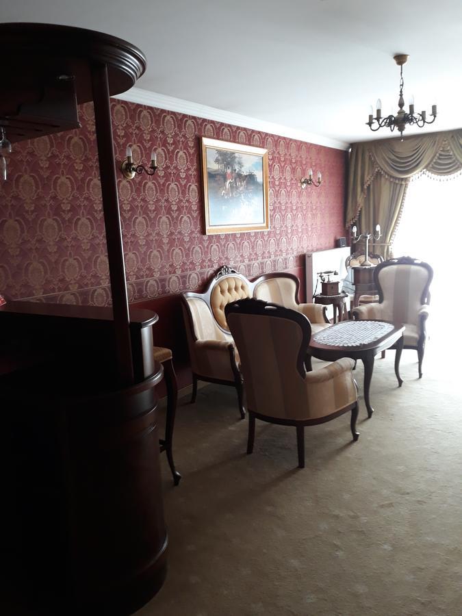 Hotel Imperium Pszczyna Bagian luar foto