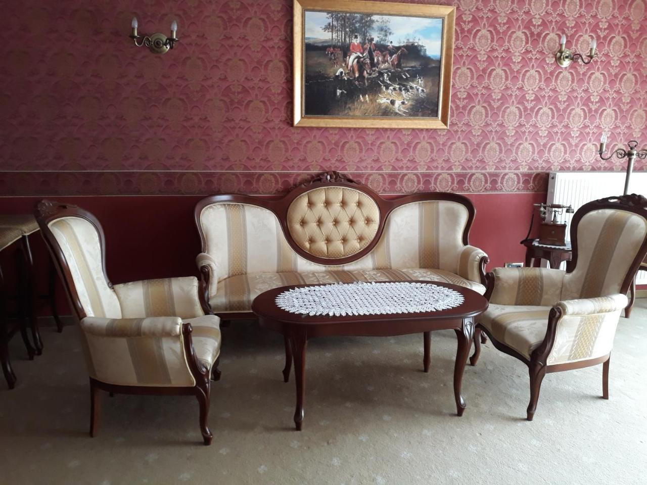 Hotel Imperium Pszczyna Bagian luar foto